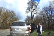 スピード違反の運転手「意識不明の子供が乗ってる！」→パトカーが猛スピードで病院まで連れていく