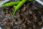 アメリカ「世界ウケが悪そうなお前らの食べ物って何？」日本「生卵だな」