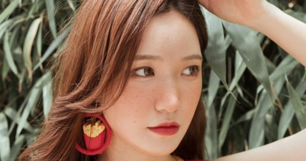海外「あぁ可愛い！！」マクドナルドの紙ナプキンに描かれた、東方・藤原妹紅がかわいい！ポテトを食べてる！ 海外の反応 | 海外の反応アンテナ