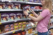 外国人「ワォー！チョコパイやクジラごはんが最高に美味しいです！」海外で「K-お菓子」が大人気に！　韓国の反応