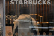 スタバ韓国が「タンクデー」騒動で全額返金へ、韓国では不買運動を「左派の扇動」と見る声も