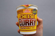 外国人「日本のカップ麺を10個食べてみた」←「どれも美味しそう。特にチーズカレー」（海外の反応）