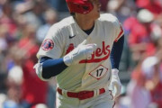 海外「彼は凄すぎる」大谷翔平が二刀流弾となる4戦ぶり44号2ランホームランで自身を援護！