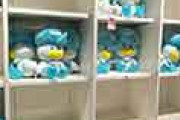 海外「人気がなさすぎるｗ」 東京のポケモンセンターで某ポケモンのぬいぐるみが売れ残ってる