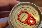 海外「日本の自販機がまたやった」芸術レベルに進化した自販機商品に海外視聴者が驚愕
