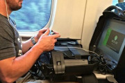 外国人「公共の場でゲームって恥ずかしいよな？」→「日本の電車ではよく見かけるぞ」