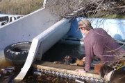 仲間の犬が溺れているのを、近くの人間に必死に知らせる犬･･･結果は　海外の反応