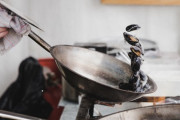 「この先が気になる〜！」オムレツを作ってたら、、、 海外の反応