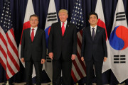 トランプが安倍首相や文大統領の英語訛りを揶揄　差別的だと非難殺到