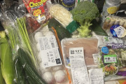 外国人「東京ではたった25ドルでこれだけの食料品が買えるよ！」