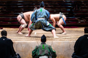 海外「日本の文化を知らない」モンゴル人力士が取り組みに後におかした非礼に海外大騒ぎ！（海外の反応）