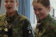 フィンランド人「お前らの国の女性兵士の写真を貼っていこう」