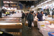 築地市場を楽しむ！東京食べ歩きトップ１０「絶対美味しそう」「日本はストリートフードでもヘルシー」海外の反応