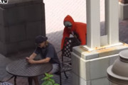 海外「今までで一番おもろい！」一般人の椅子を引いて逃げる海外動画がさらに磨きかかってる件←悔しいけどワロタｗｗｗ　海外の反応