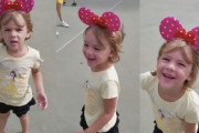 自分がディズニーワールドに来ていることを知った時の少女の可愛すぎる反応