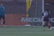 【海外の反応】少林サッカーのようなPKをご覧ください「セレブレーションの必要がないｗ」