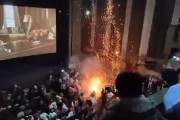 【怖い】映画上映中に「推しの俳優」が登場するシーンで大量の花火を打ち上げ→ 行き過ぎたファンの行動が物議