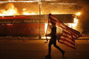 【世紀末】BLM団体の抗議で警察予算を削減したアメリカの末路がこちら・・