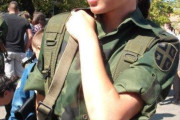 外国人「お前らの国の女性兵士の写真を見せてくれないか」