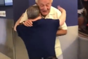 海外「二人ともいい年の取り方をしてる！」　88歳の父親が53歳のダウン症の息子と再会。海外の反応