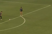 【海外の反応】米国サッカーのハーフタイムにファンが奇跡を起こす「メッシでもできない」