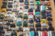 外国人「ゲームコントローラーのコレクションで俺に適う奴いる？」