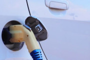 韓国人「電気自動車は地下に駐車できないようにしなければならない」