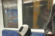 【画像】電車で（バイクで）移動中