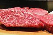 海外「Wagyuを食べてない奴は人生を損してるぞｗｗｗ」日本で初めて神戸牛を食べて感動する外国人