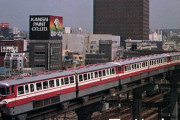 外国人「55年前の東京モノレールの画像があったので見てくれ」