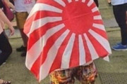 韓国の音楽フェス会場に旭日旗をまとった日本人が現れて物議＝韓国の反応