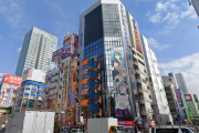 外国人「秋葉原のセガ2号館が閉店するだと…NOOOOO!!!!」