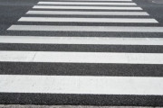 韓国人「日本の小学生が信号のない横断歩道を渡る方法」