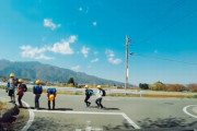 外国人「こんなの日本だけだよ」お辞儀する小学生の列に海外感動