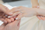 日本人男性と結婚したい！ 結婚という楽な道を選ぶ私は間違ってるのかな？　【海外の反応】