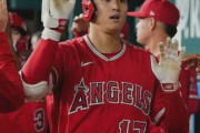 海外「やはり彼は人間じゃないw」大谷翔平の肩甲骨の柔軟性が凄すぎると外国人もびっくり！