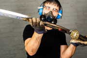 ＠チタンでKATANAを作ってみた！？果たしてその切れ味のほどは？＠海外の反応