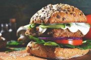 EU「菜食主義の食品に肉を連想する単語を使わせない、ハンバーガーは野菜ディスクに改名する」