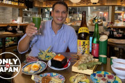 ガイドに連れられ、夜の祇園に。さて、何を食べよう！？
