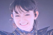 長生きさせてくれる女性Su-METAL + BABYMETALをテーマにしたメイドカフェ？　【海外の反応】
