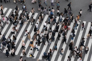 外国人「日本で友達作るのって難しすぎじゃない？みんな内気だ」