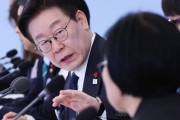 「7億返したから清廉？」青瓦台の“節約アピール”に韓国世論が冷え切る