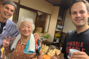 日本紹介ユーチューバーが、大好きなうどん屋さんへ！世界を旅するグルメユーチューバーとコラボ！