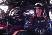 ラグビーチームの若きエースがV8スーパーカーで同乗走行！