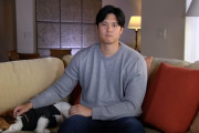 【海外の反応】大谷翔平さん、犬と触れ合いさらに魅力的になる「セーター越しの腕の太さよ…」