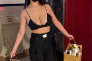 【画像】台湾の女の子はこんなエロい格好でゴミ出しに行きます。