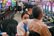 【中国の反応】日本、パチンコ店でワクチンの集団接種「なんでそんなトコロで…？」中国人が理解できないミスマッチ感