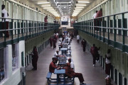 海外掲示板「元囚人の人、刑務所で便利な日常品は何だった」　←ラーメンってマジかよ！　海外の反応