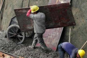 【画像】道路をつくっています