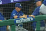【祝勝ムードで大惨事】大谷の右肘に味方の足直撃→海外「その腕、時価10億ドルやぞ」